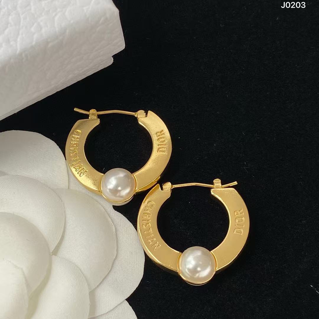 DI0R パールイヤリング【50％割引+送料無料】