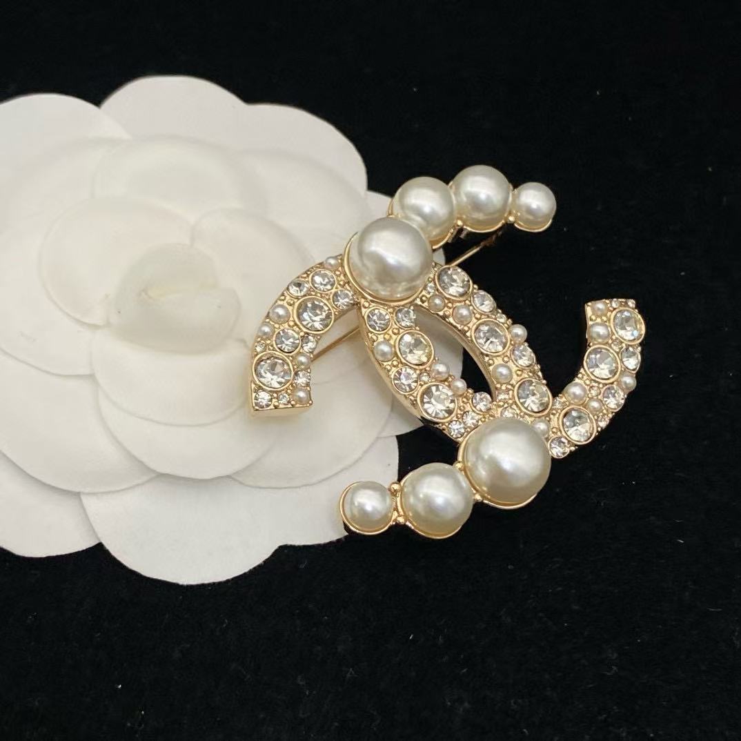 CHANE1 ダブルCパールブローチ【50％割引+送料無料】