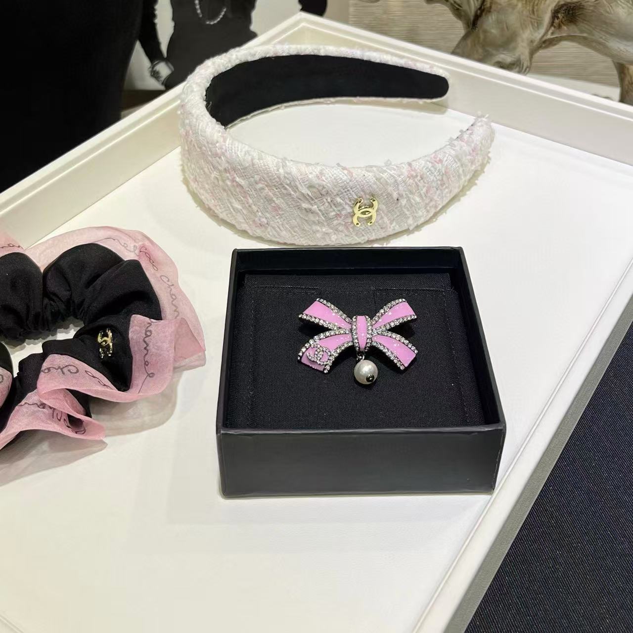 CHANE1 ボウダイヤモンドブローチ【50％割引+送料無料】