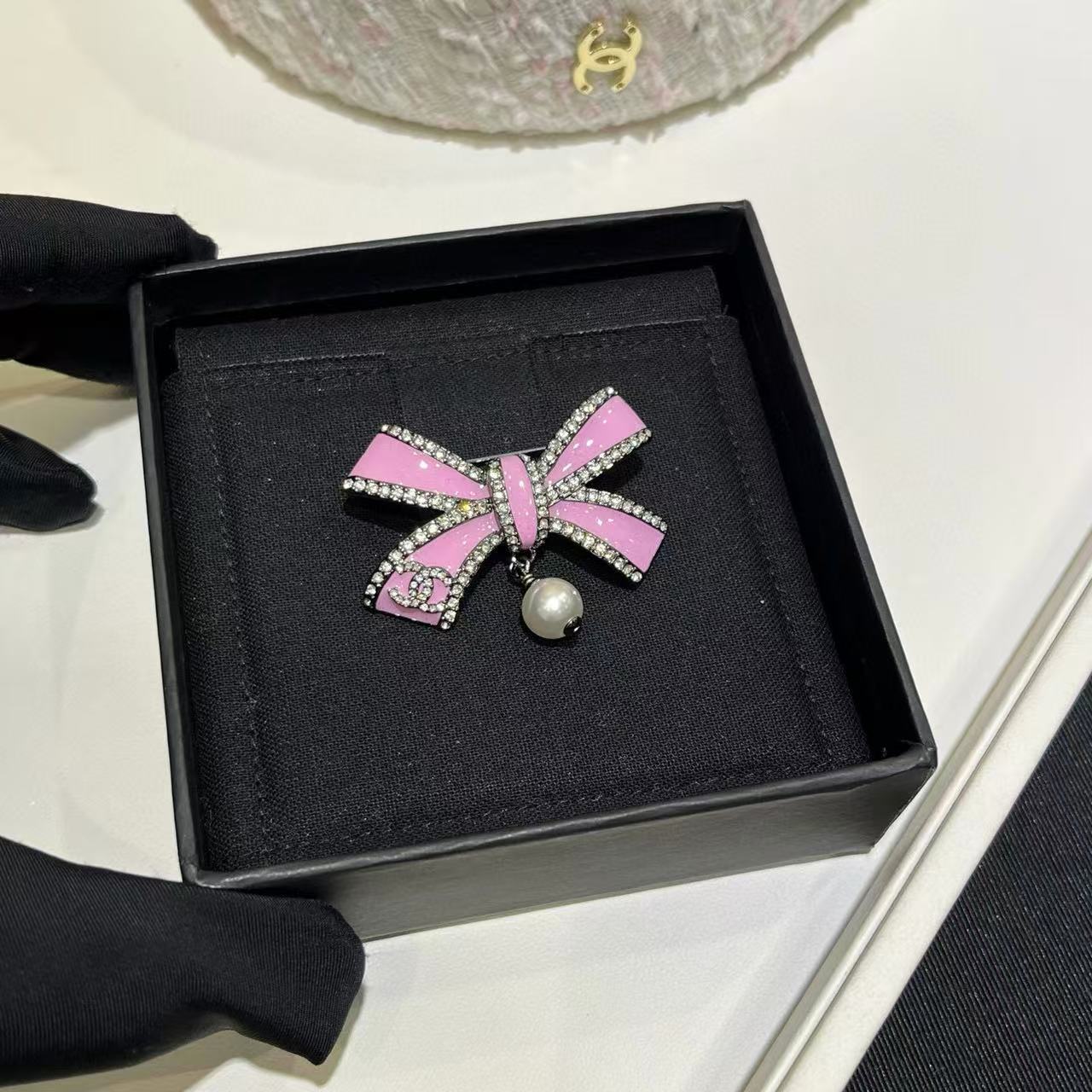 CHANE1 ボウダイヤモンドブローチ【50％割引+送料無料】