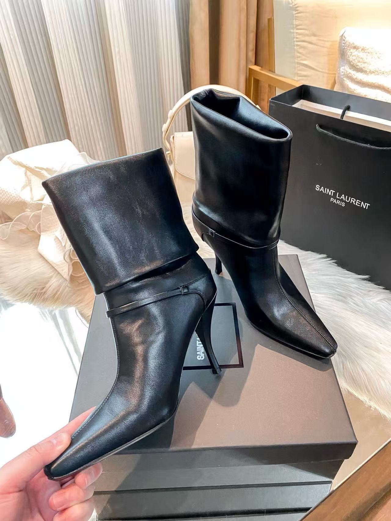 YSLのポインテッドハイヒールアンクルブーツ【50％割引+送料無料】