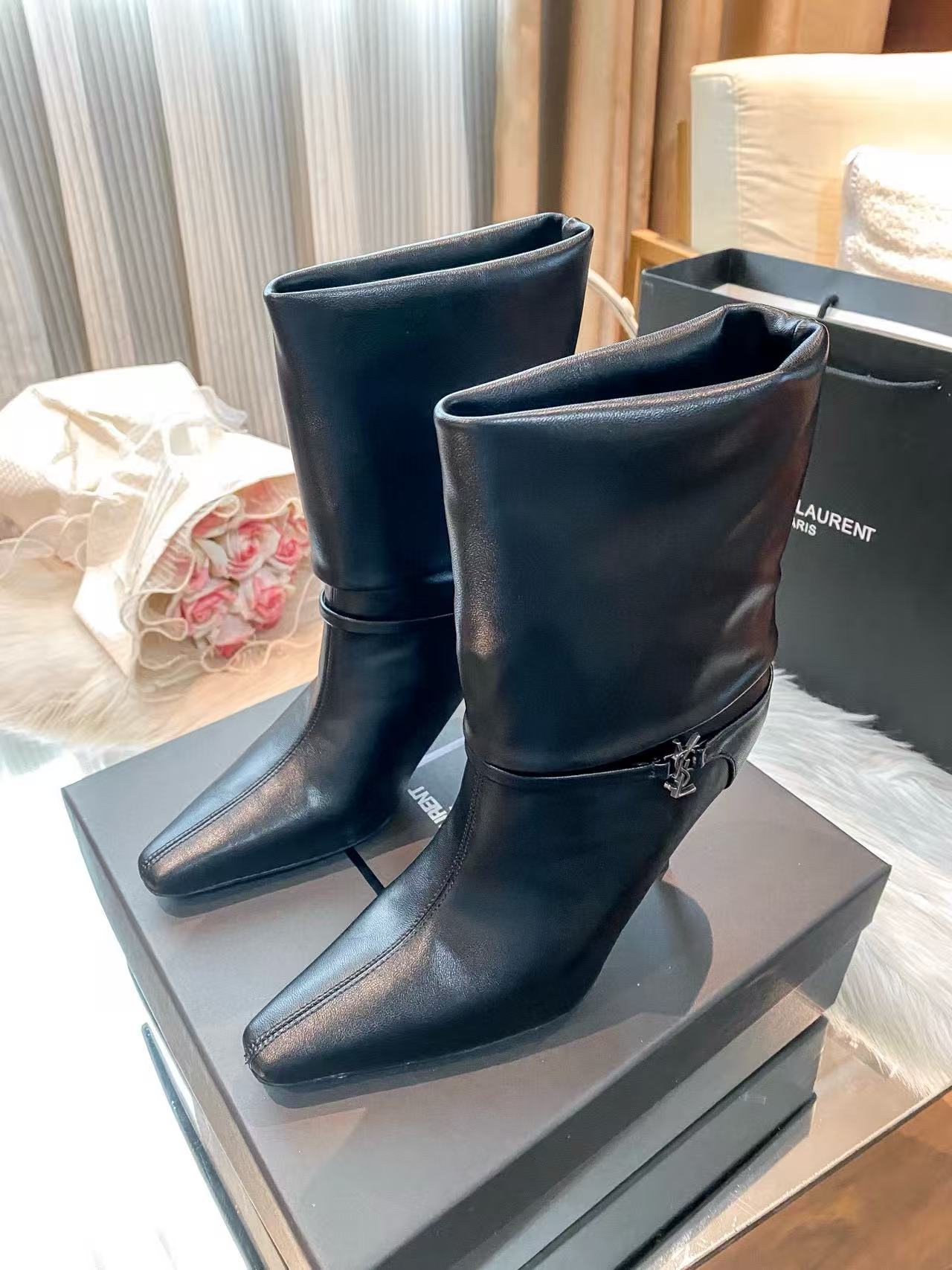 YSLのポインテッドハイヒールアンクルブーツ【50％割引+送料無料】