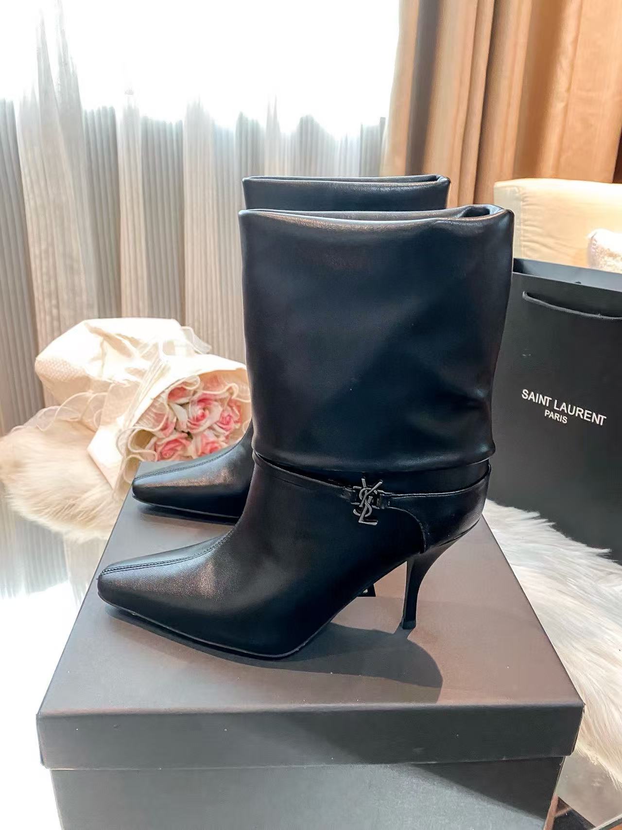 YSLのポインテッドハイヒールアンクルブーツ【50％割引+送料無料】