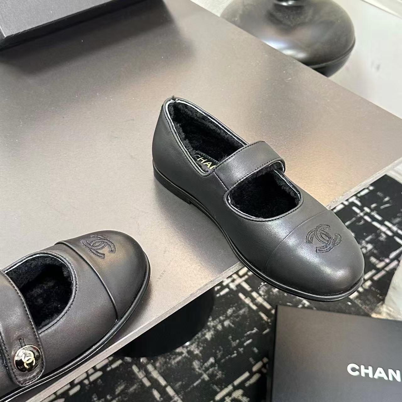 CHANE 1 ダブルC ラウンドトゥ フラットシューズ【50％割引+送料無料】