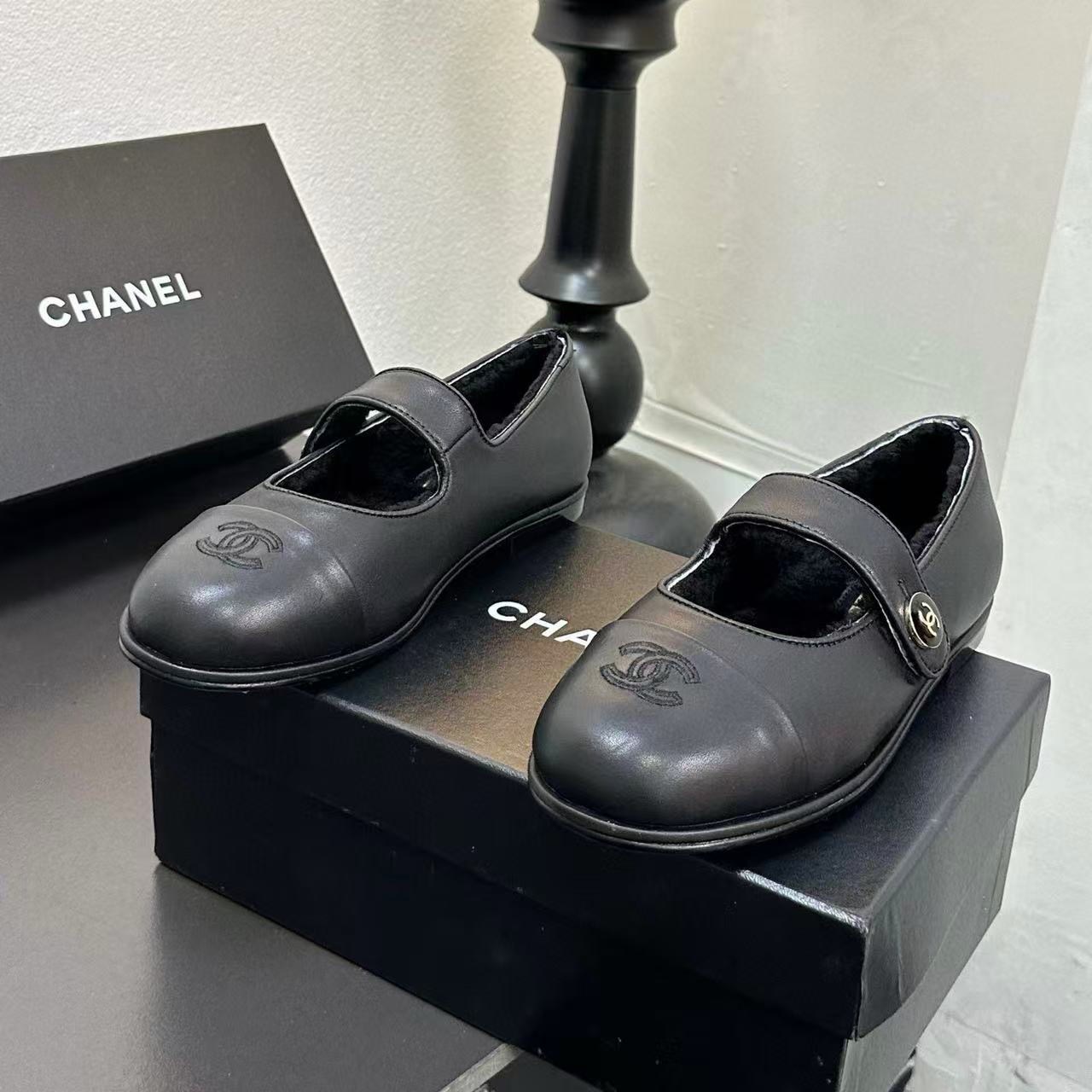 CHANE 1 ダブルC ラウンドトゥ フラットシューズ【50％割引+送料無料】