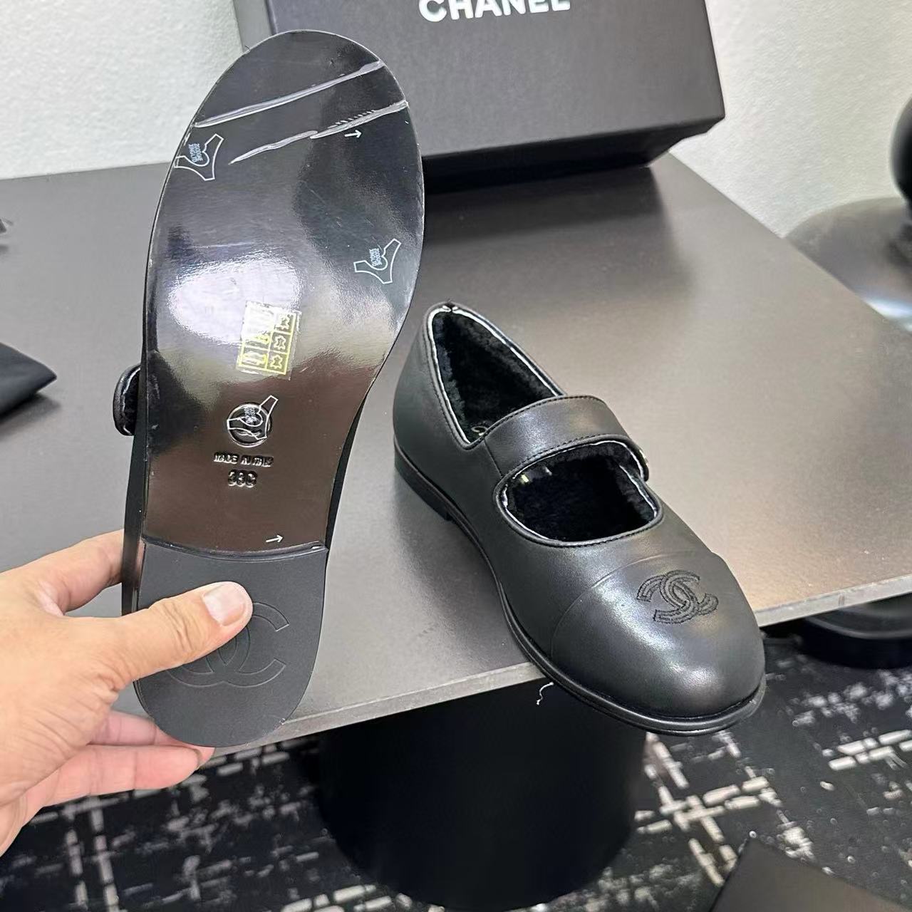 CHANE 1 ダブルC ラウンドトゥ フラットシューズ【50％割引+送料無料】