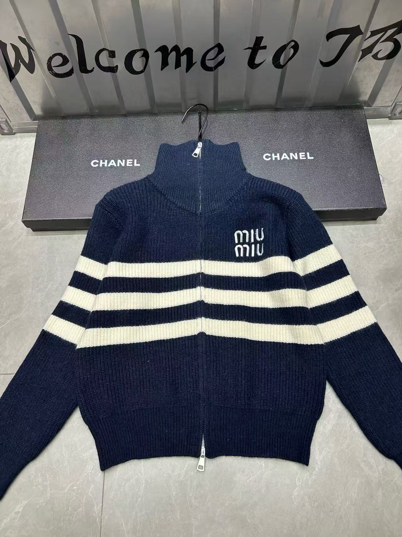 M1UM1U ストライプ ジッパー ウール カーディガン【50％割引+送料無料】