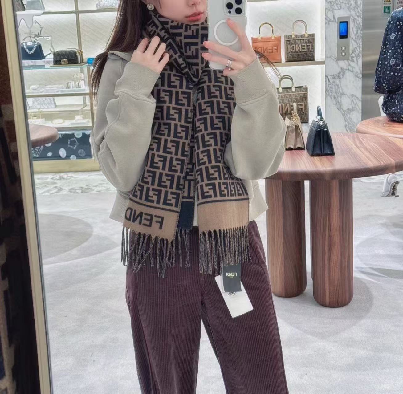 FEND1FF カシミアタッセルスカーフ【50％割引+送料無料】