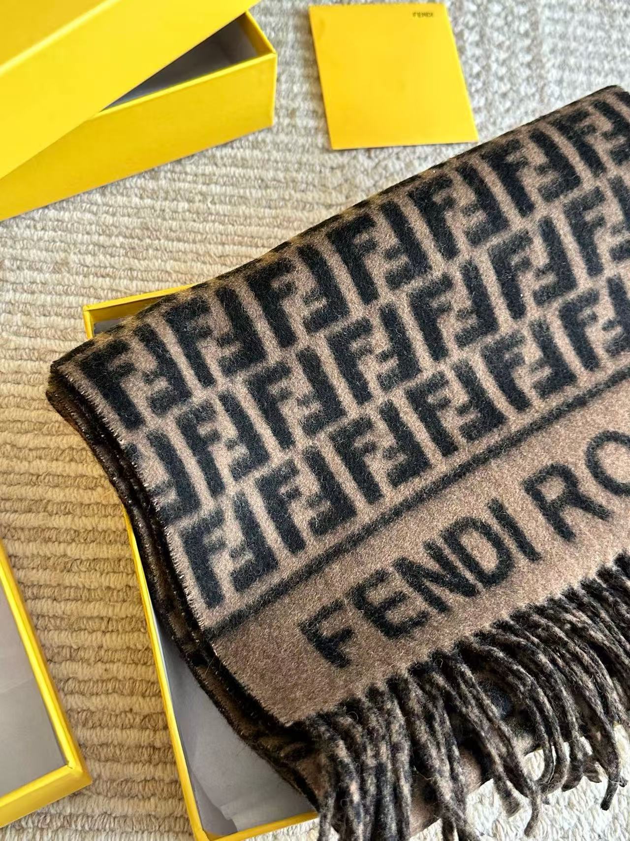 FEND1FF カシミアタッセルスカーフ【50％割引+送料無料】