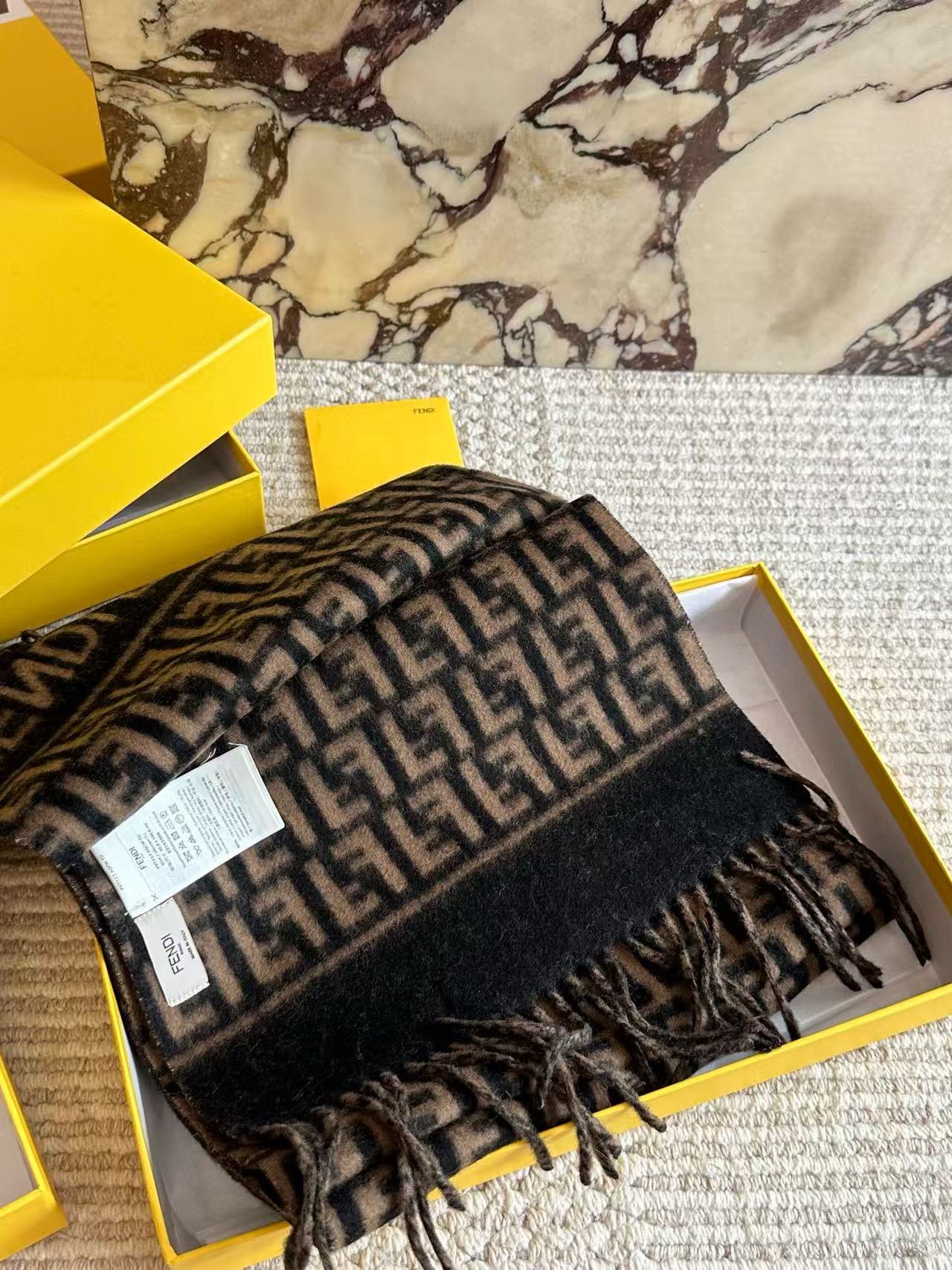 FEND1FF カシミアタッセルスカーフ【50％割引+送料無料】