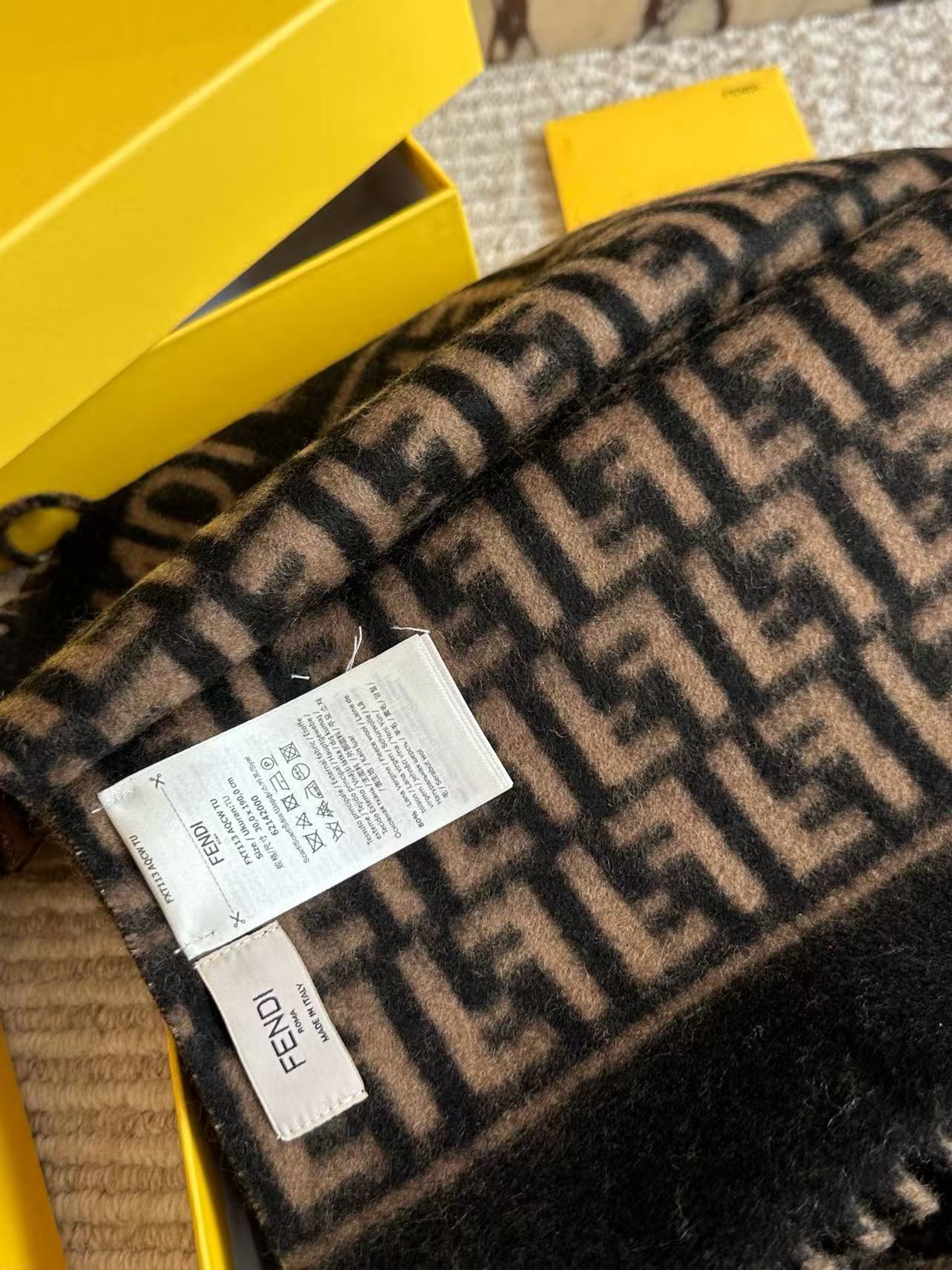 FEND1FF カシミアタッセルスカーフ【50％割引+送料無料】