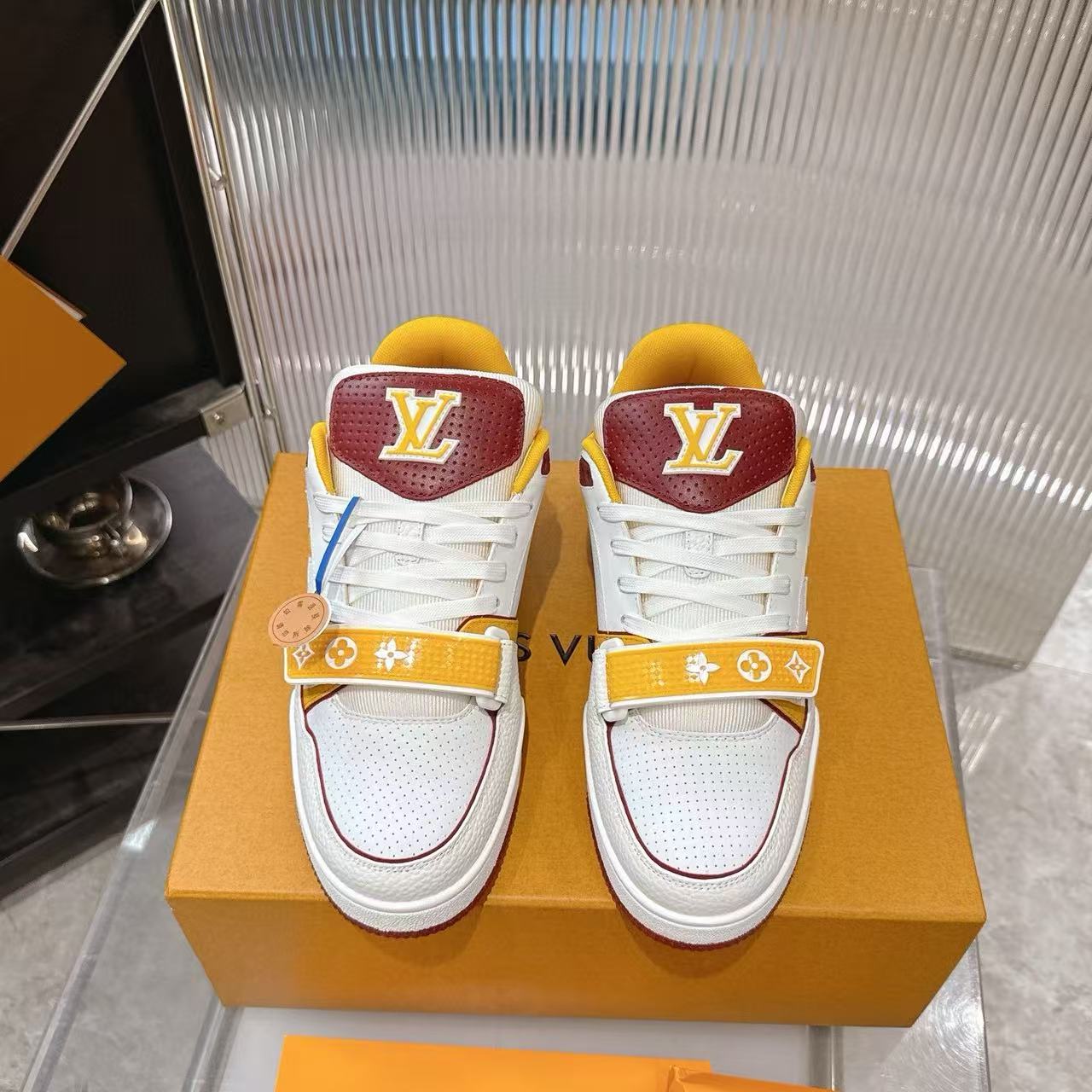 LVの高品質カジュアルシューズ【50％割引+送料無料】