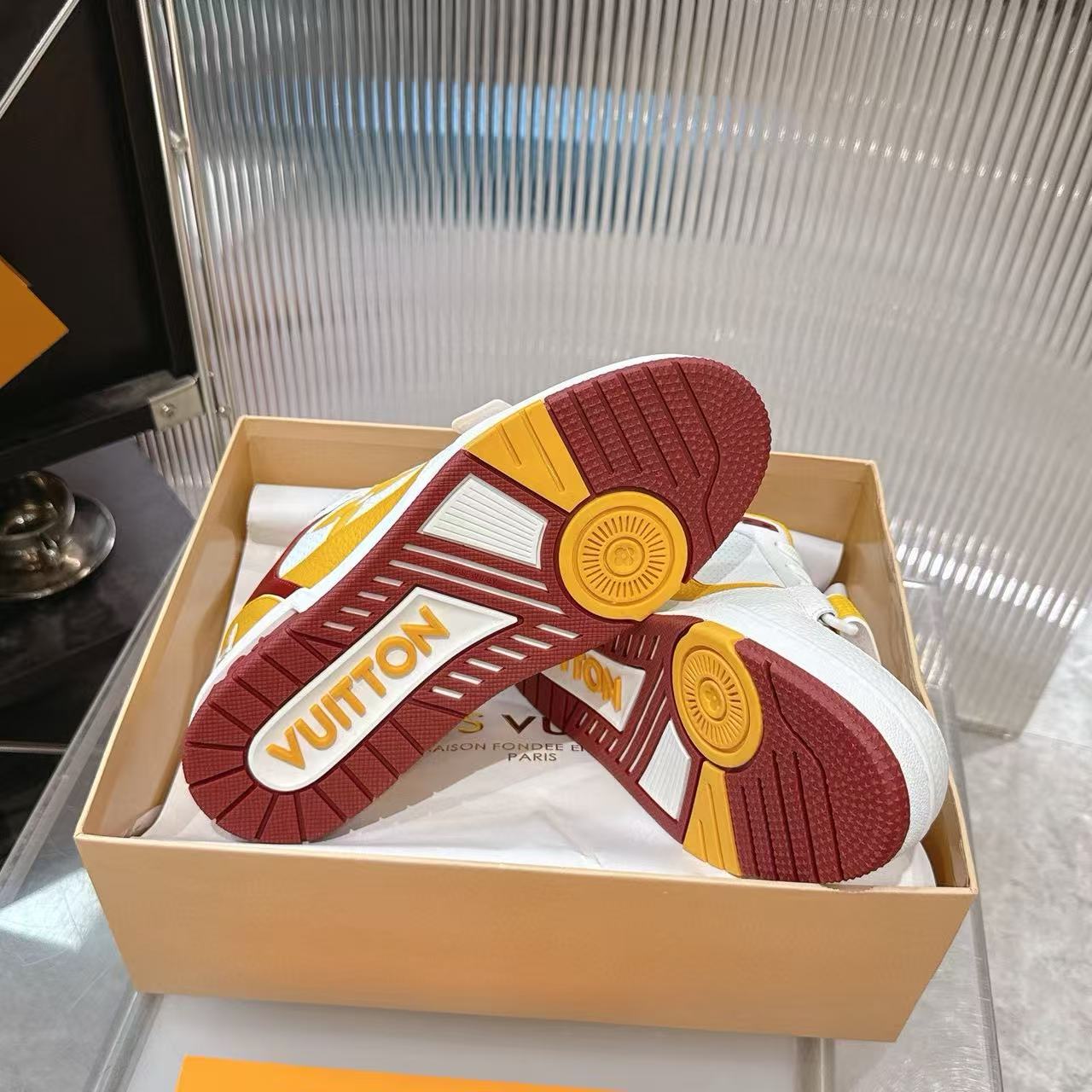 LVの高品質カジュアルシューズ【50％割引+送料無料】