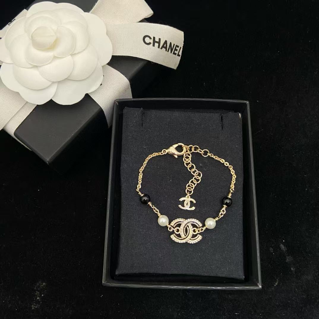 CHANE1 ダブルCパールブレスレット【50％割引+送料無料】