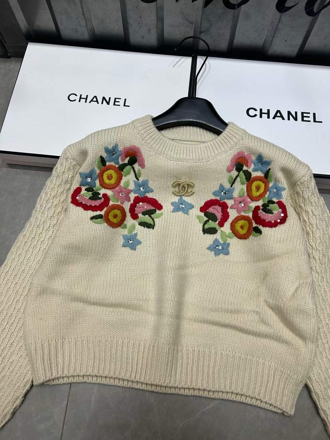 CHANE1 刺繍フラワーセーター【50％割引+送料無料】