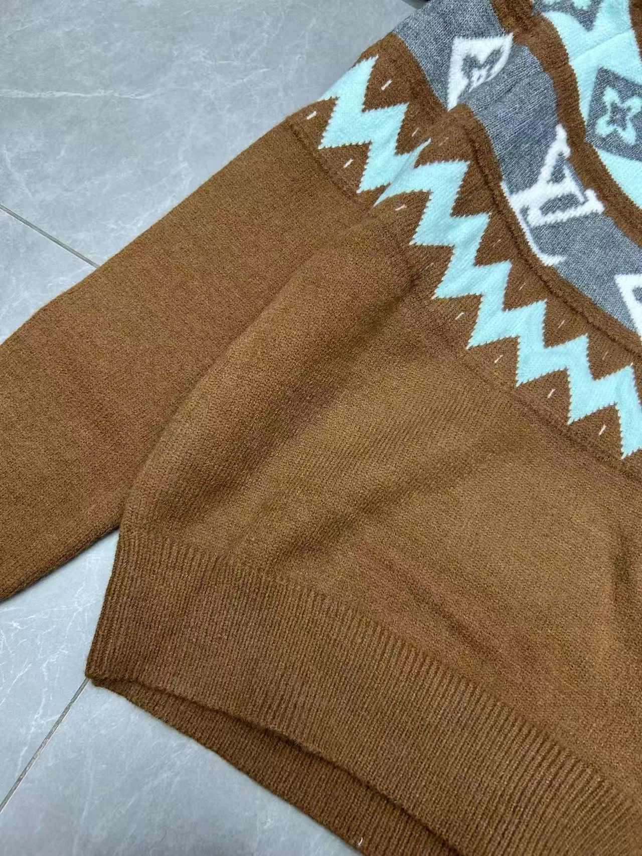 LVプリントカラーブロックセーター【50％割引+送料無料】