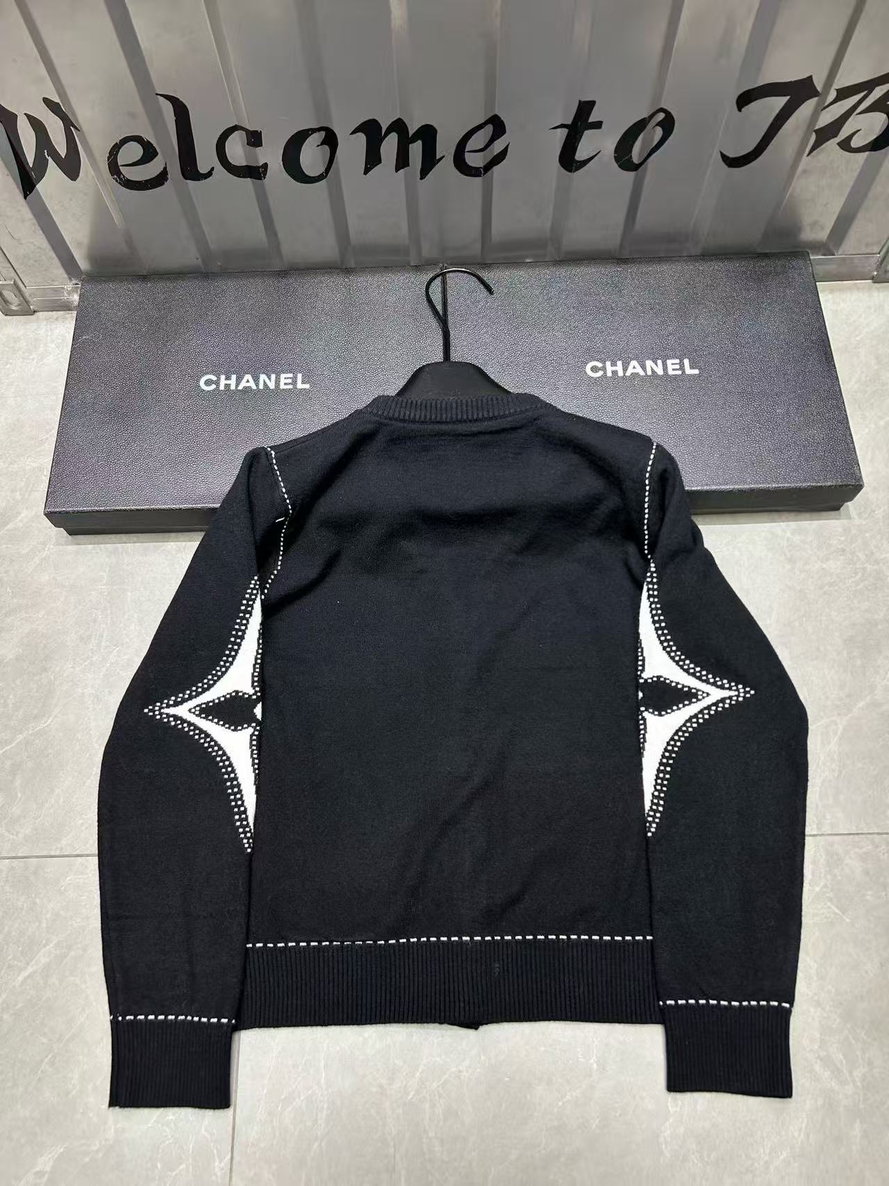 LVメタルボタンVネックカーディガン【50％割引+送料無料】