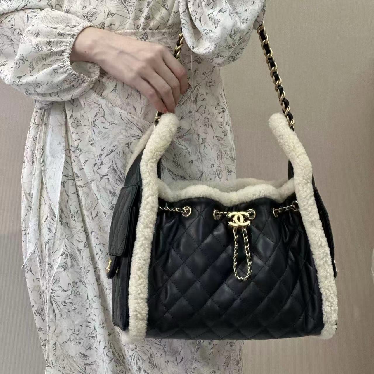 CHANE1 高品質ラムウールチェーンバッグ【50％割引+送料無料】