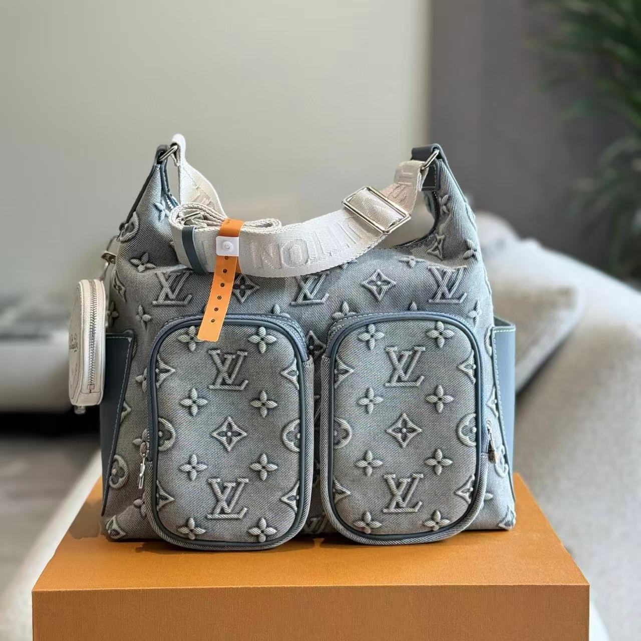 LVエンボスデニムクロスボディバッグ【50％割引+送料無料】