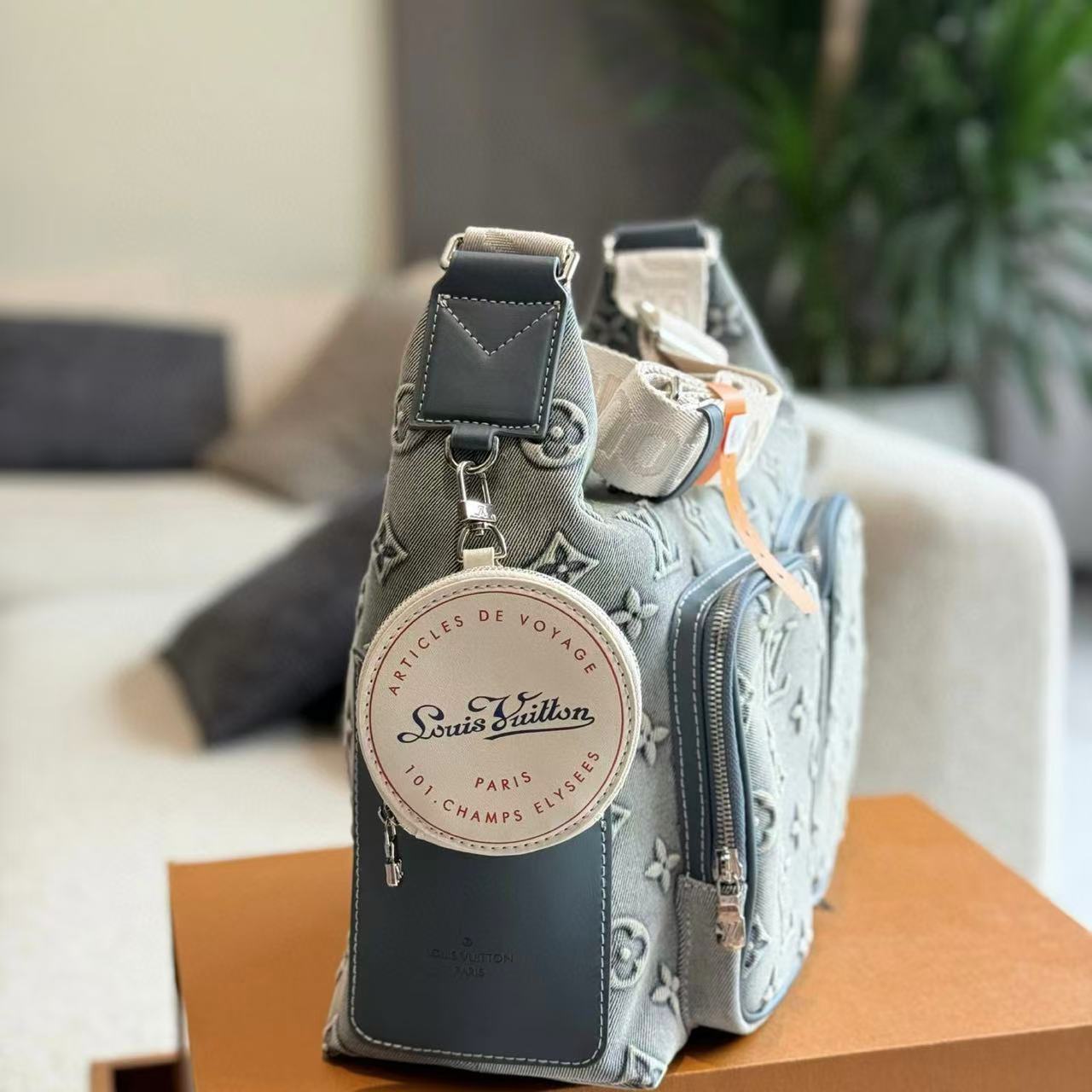 LVエンボスデニムクロスボディバッグ【50％割引+送料無料】