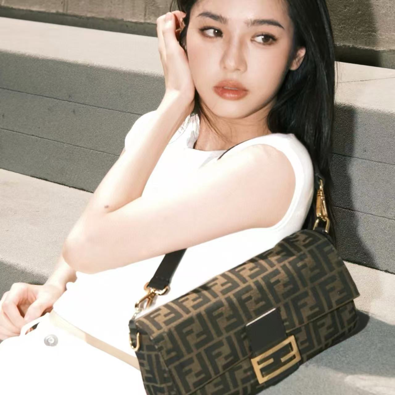 FEND1 バゲット アンダーアームバッグ【50％割引+送料無料】