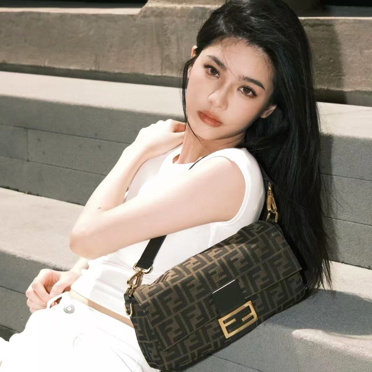 FEND1 バゲット アンダーアームバッグ【50％割引+送料無料】