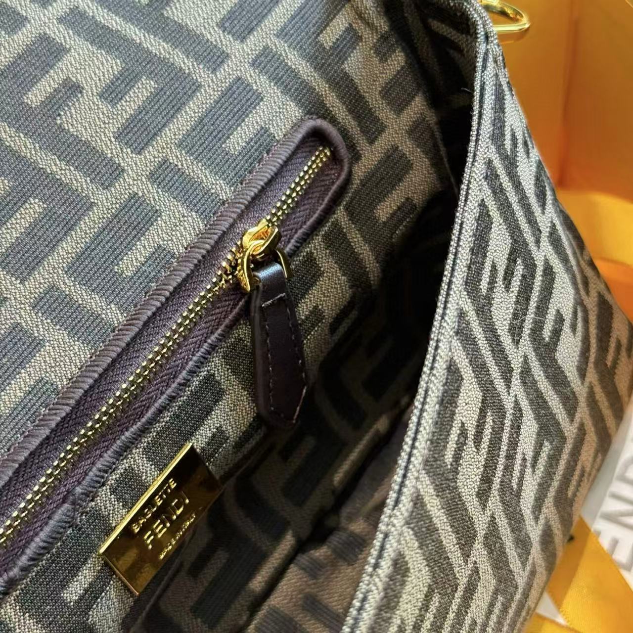 FEND1 バゲット アンダーアームバッグ【50％割引+送料無料】