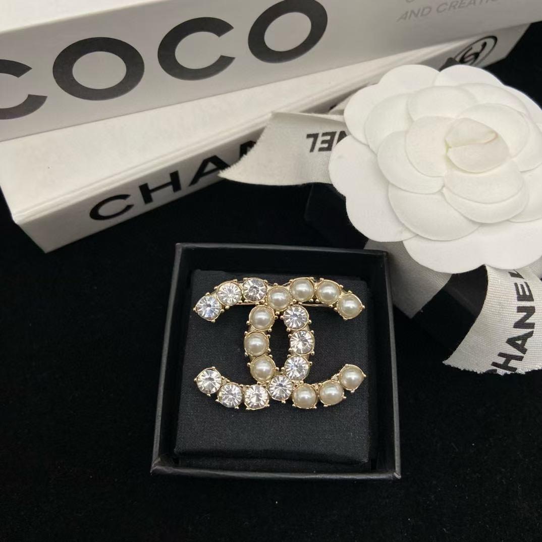 CHANE1 パール＆ダイヤモンド ダブルCブローチ【50％割引+送料無料】