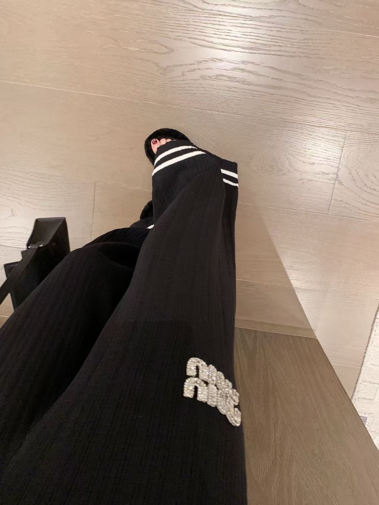 M1UM1U ウールベスト + カーディガン + パンツ 3点セット【50％割引+送料無料】