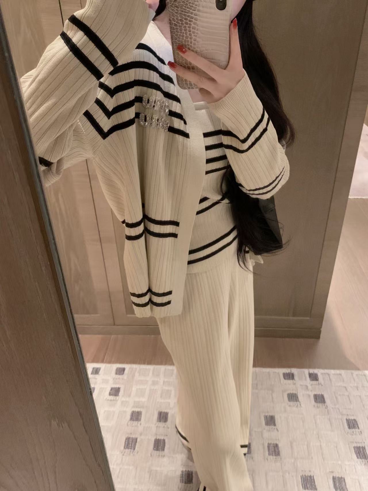 M1UM1U ウールベスト + カーディガン + パンツ 3点セット【50％割引+送料無料】