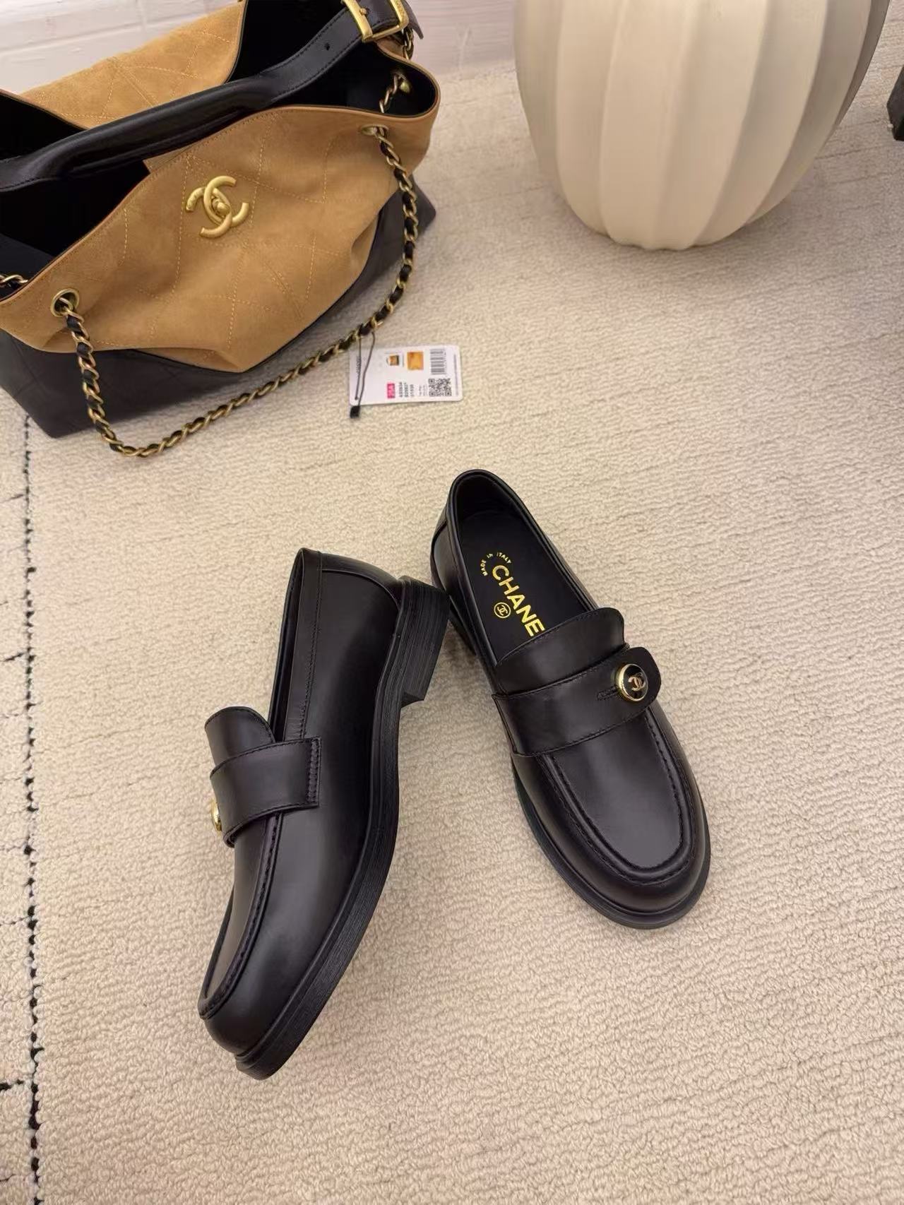CHANE1 高品質ダブルCレザーフラットシューズ【50％割引+送料無料】
