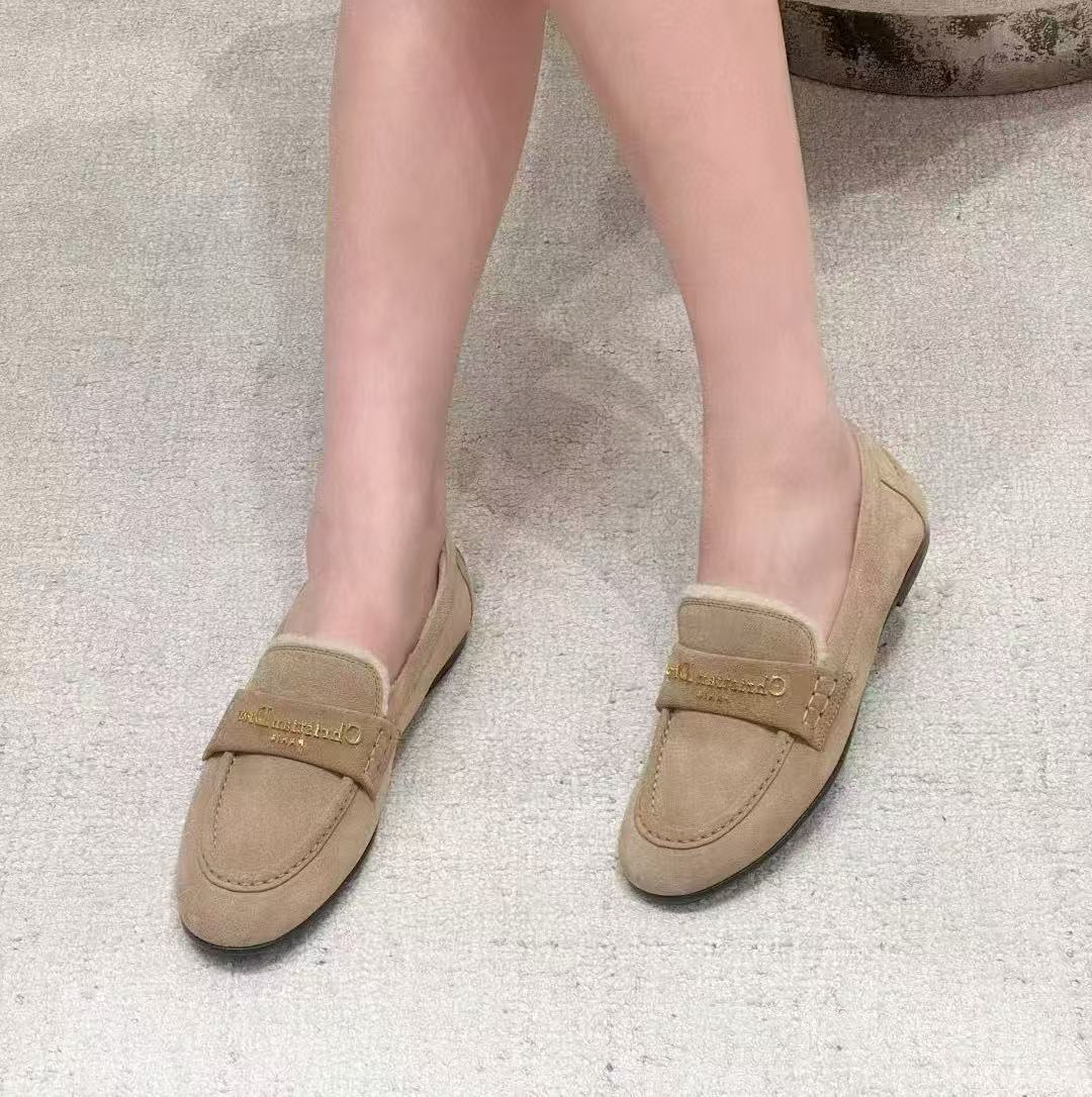 DI0Rの高品質スエードローファー【50％割引+送料無料】