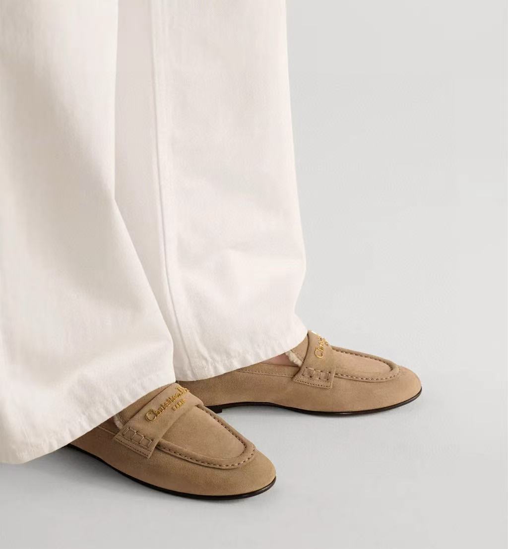 DI0Rの高品質スエードローファー【50％割引+送料無料】