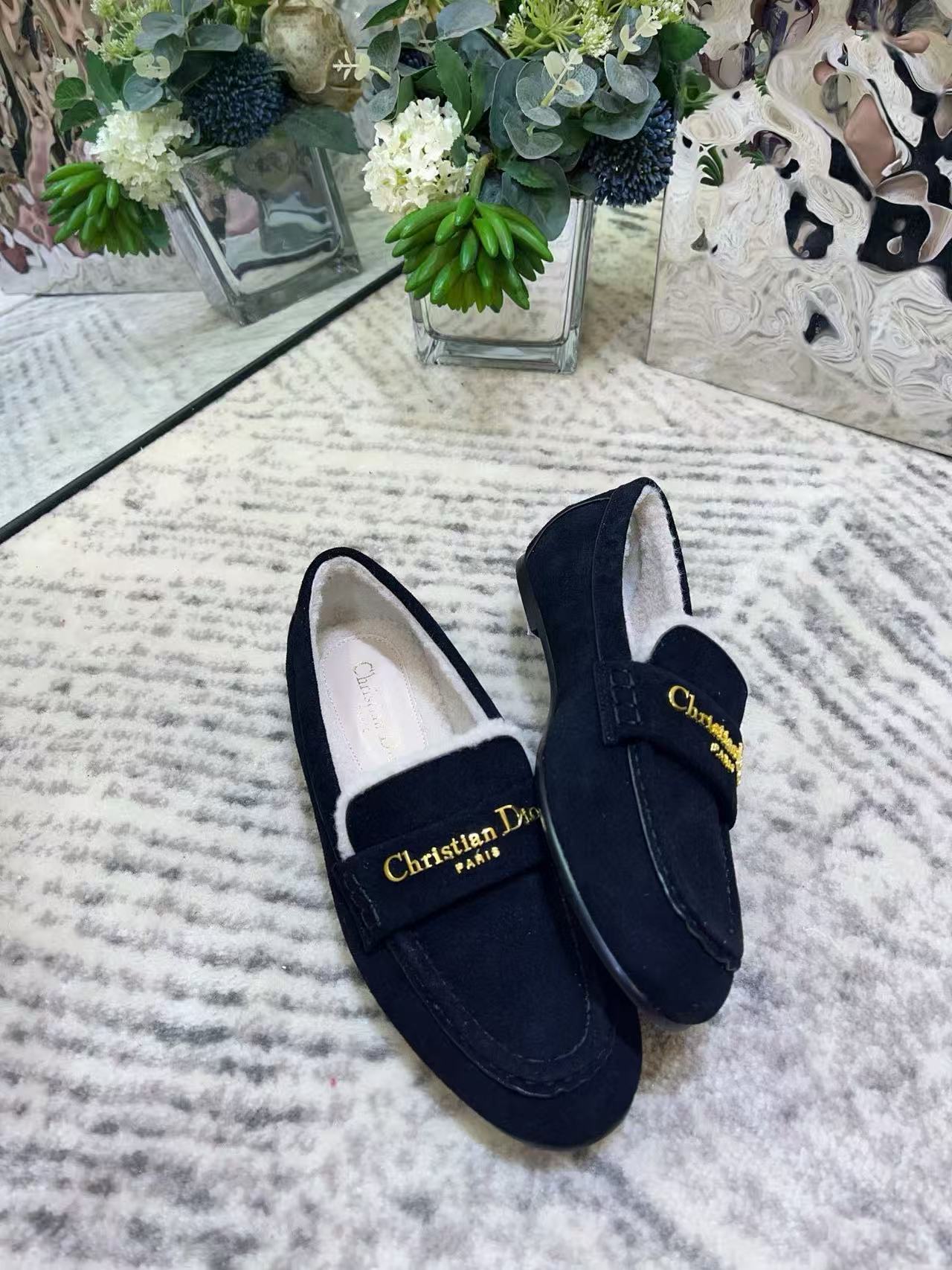 DI0Rの高品質スエードローファー【50％割引+送料無料】