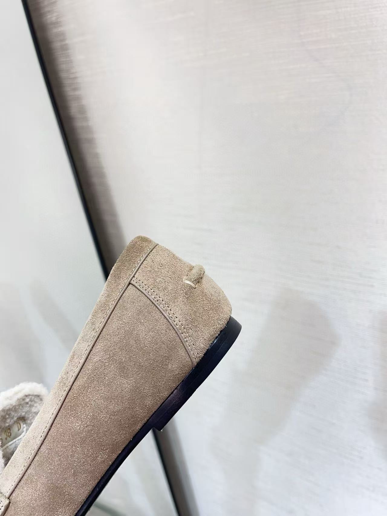 DI0Rの高品質スエードローファー【50％割引+送料無料】