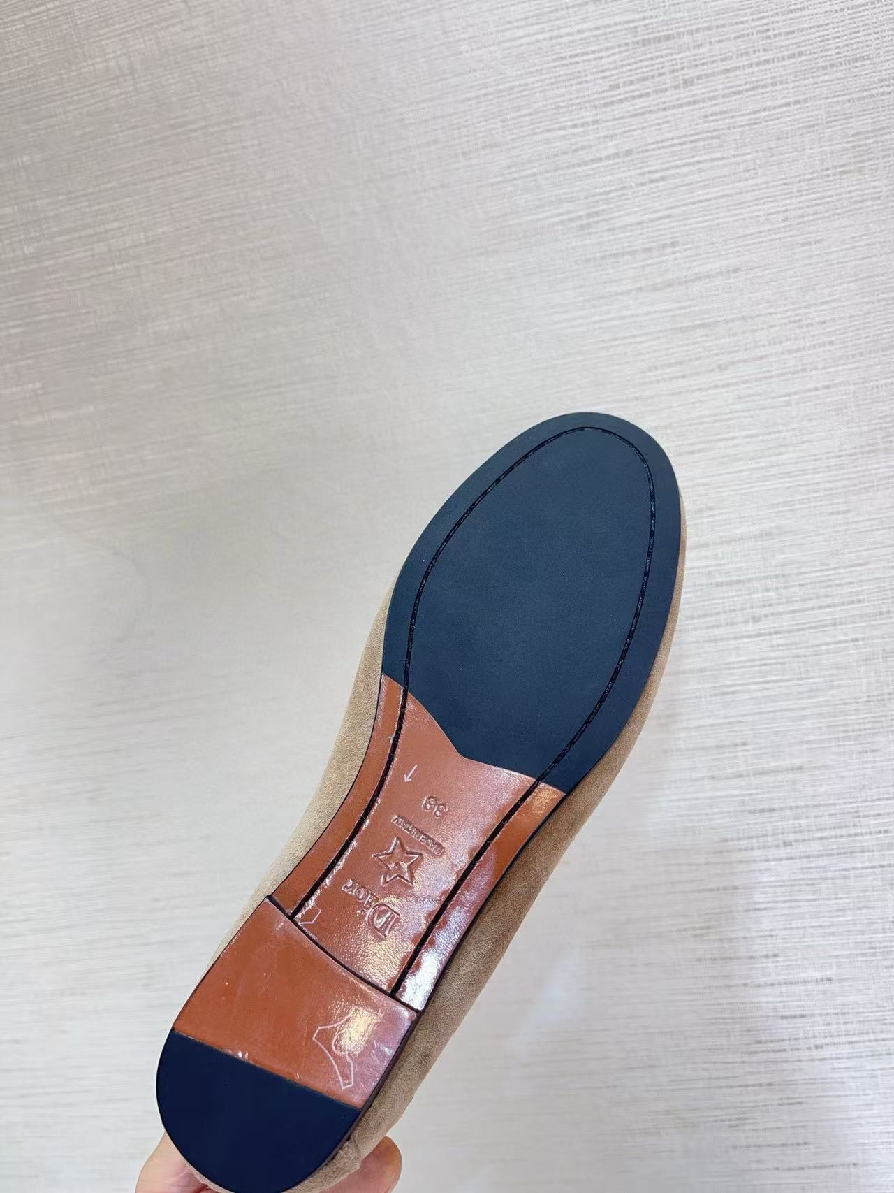 DI0Rの高品質スエードローファー【50％割引+送料無料】