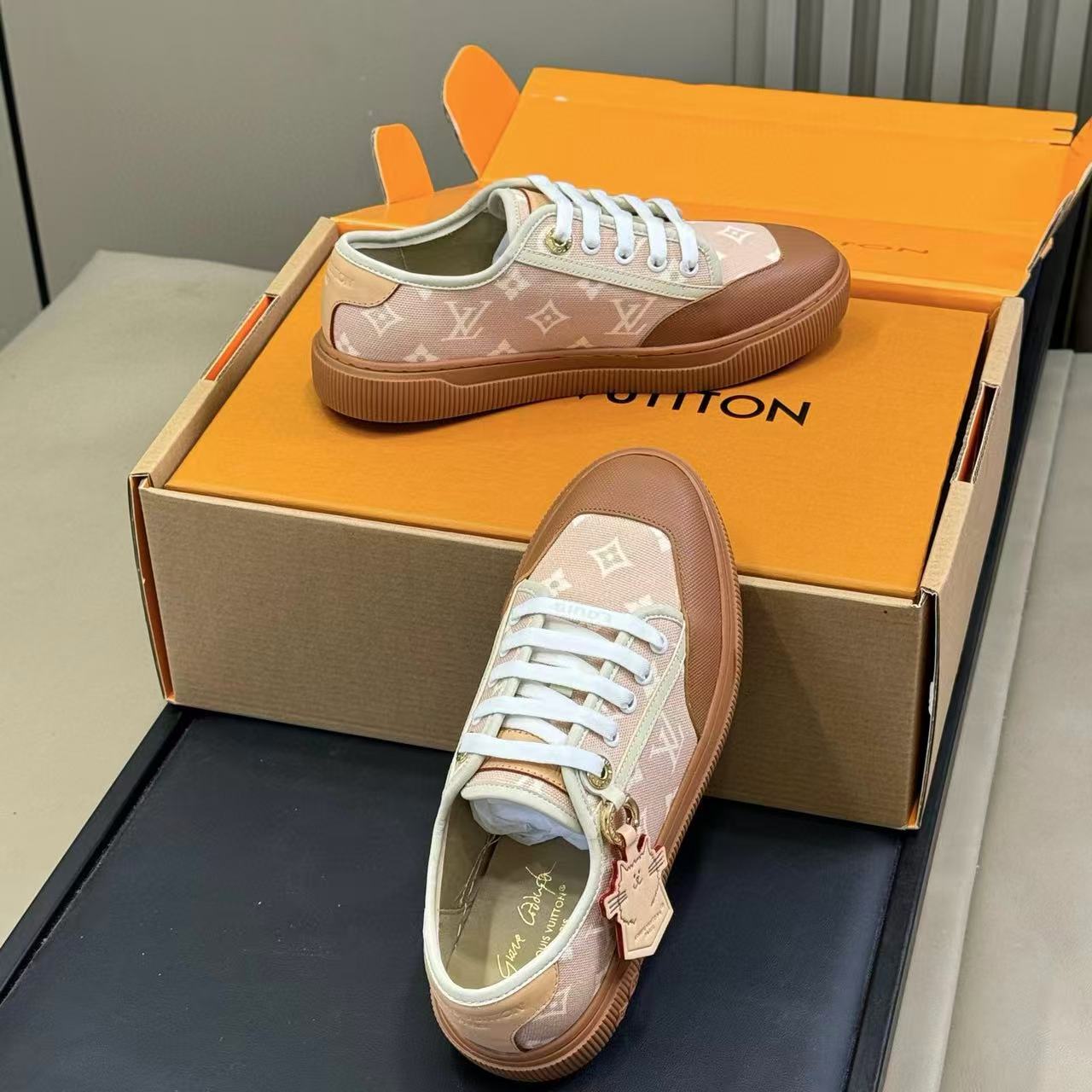 LVの高品質プリントレースアップカジュアルシューズ【50％割引+送料無料】