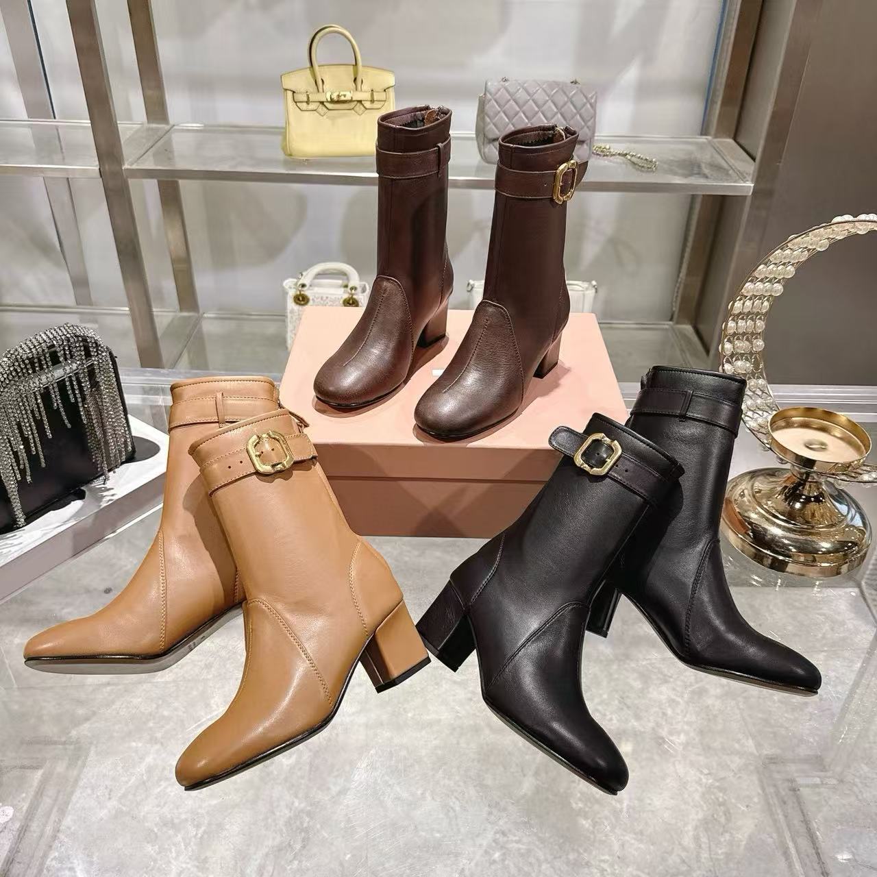 M1UM1U 高品質シンプルローヒールシューズ【50％割引+送料無料】