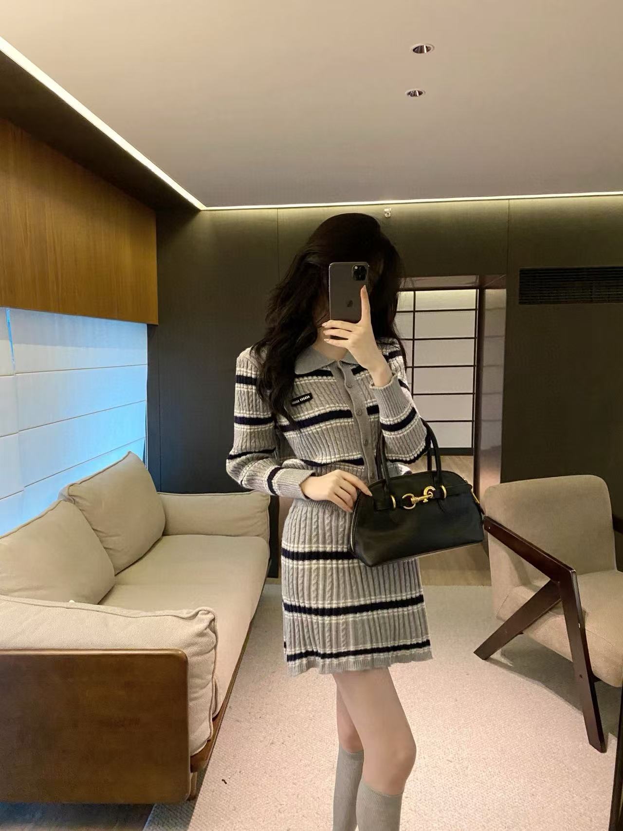 M1UM1U ストライプラペルウールカーディガン+スカート2点セット【50％割引+送料無料】