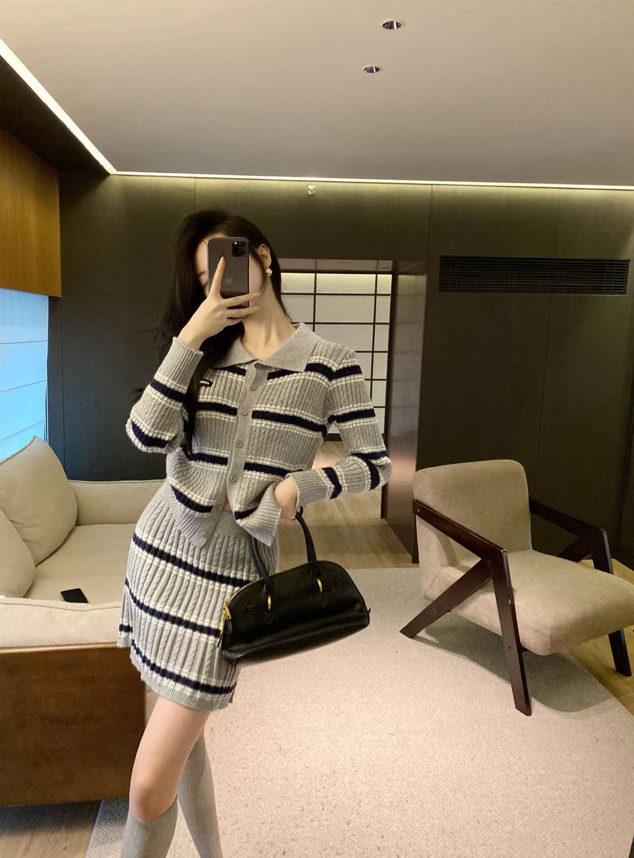 M1UM1U ストライプラペルウールカーディガン+スカート2点セット【50％割引+送料無料】