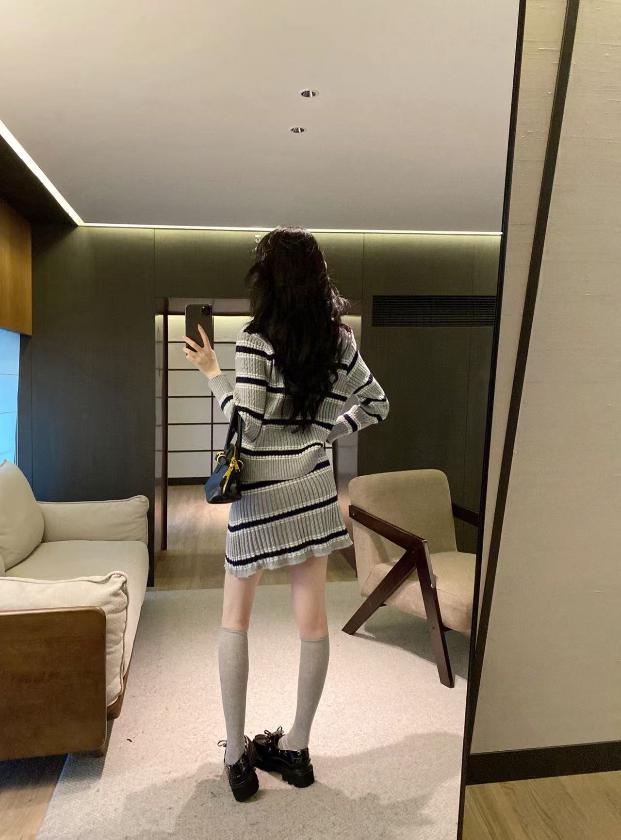 M1UM1U ストライプラペルウールカーディガン+スカート2点セット【50％割引+送料無料】