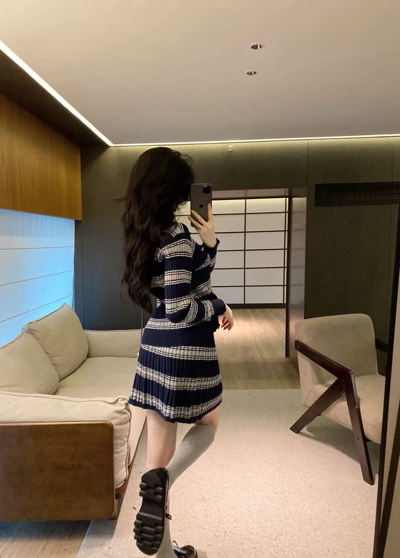 M1UM1U ストライプラペルウールカーディガン+スカート2点セット【50％割引+送料無料】