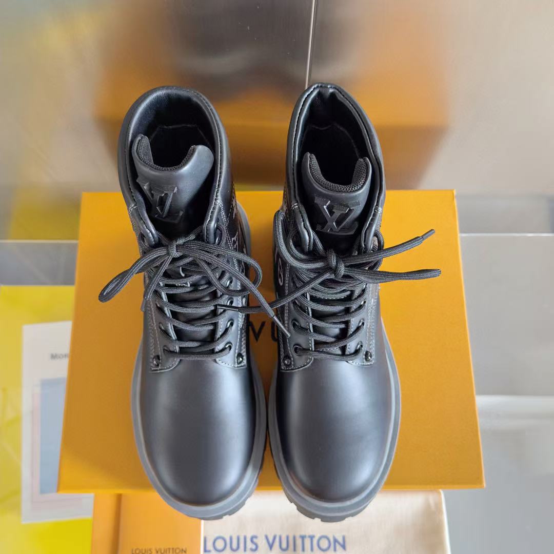 LVの高品質プリントレースアップマーティンブーツ【50％割引+送料無料】