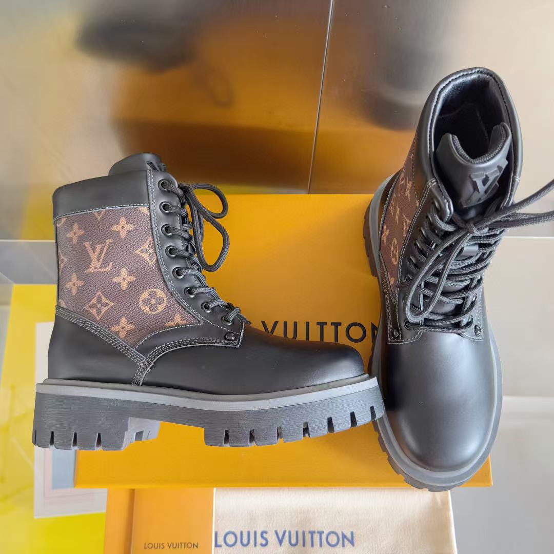 LVの高品質プリントレースアップマーティンブーツ【50％割引+送料無料】