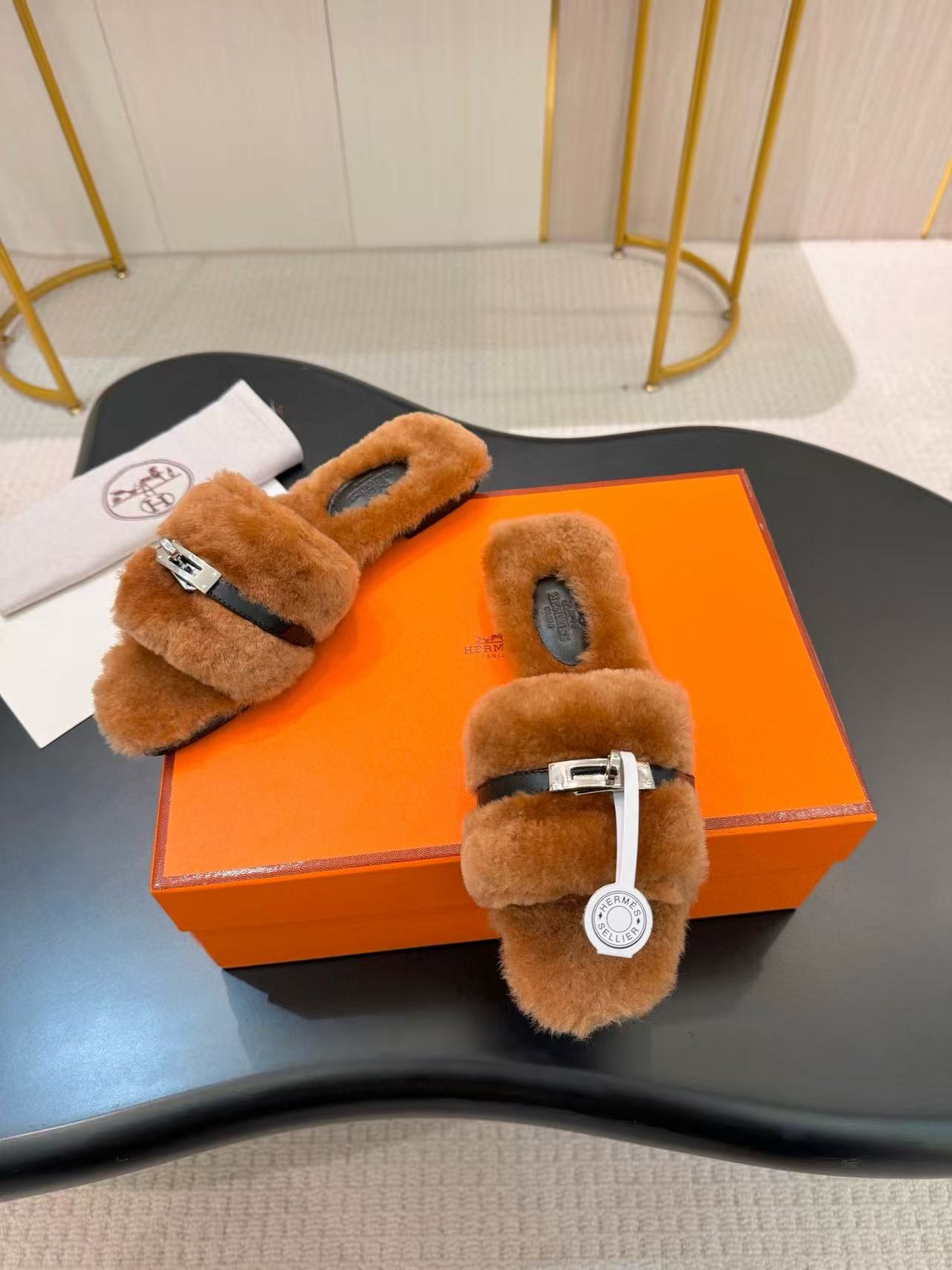 HERME5 高品質kellyシープスキンフラットシューズ【50％割引+送料無料】