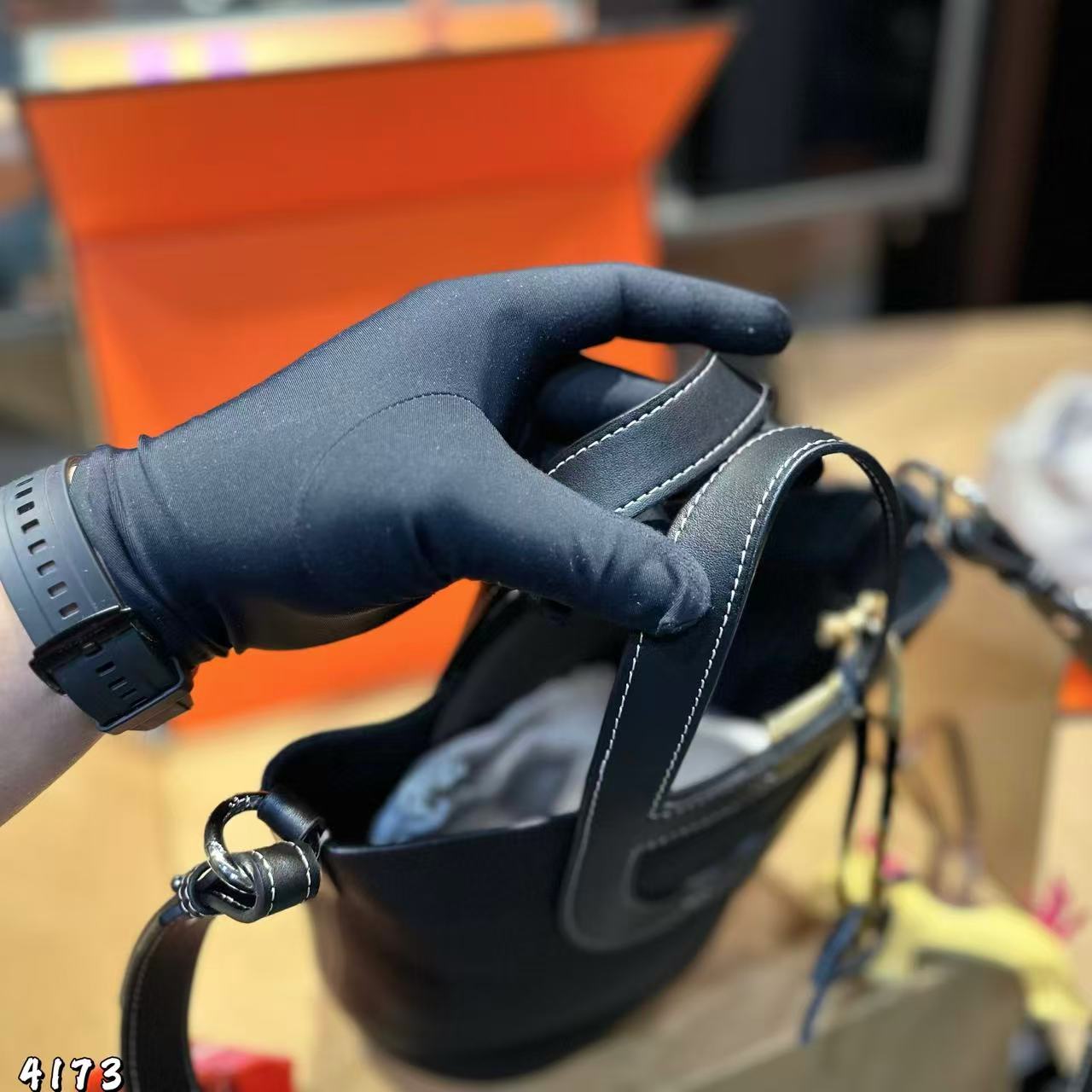 HERME5 ゴールドバックル ピッグノーズ ハンドバッグ【50％割引+送料無料】