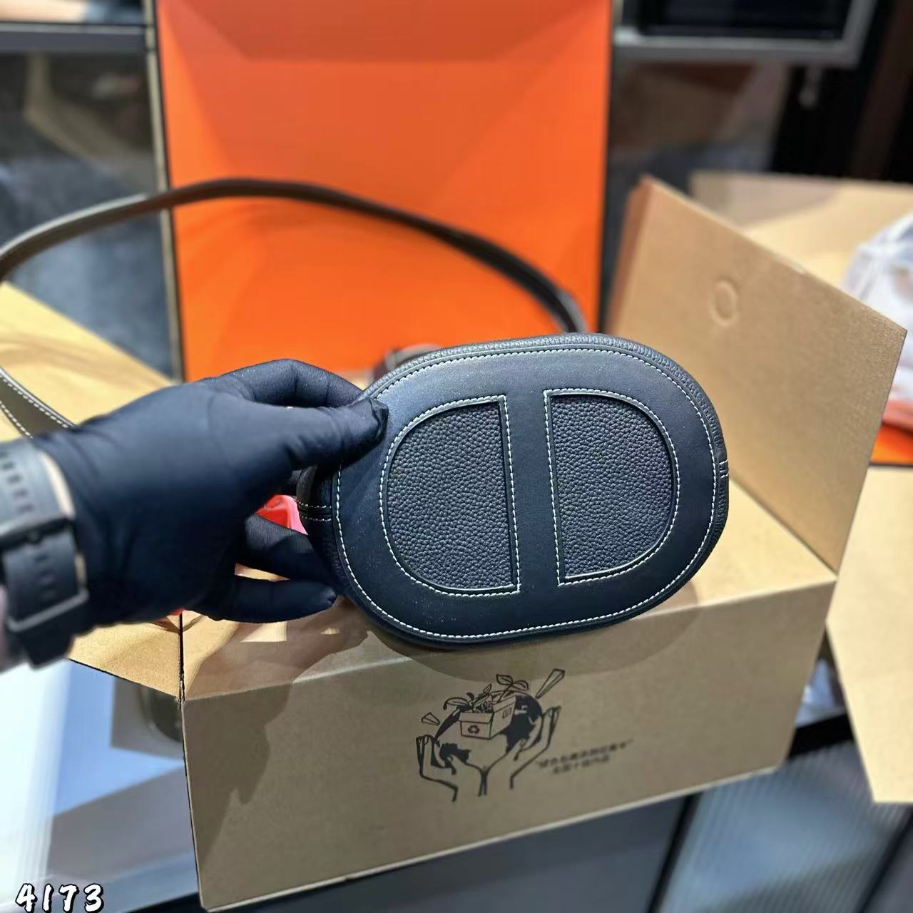 HERME5 ゴールドバックル ピッグノーズ ハンドバッグ【50％割引+送料無料】