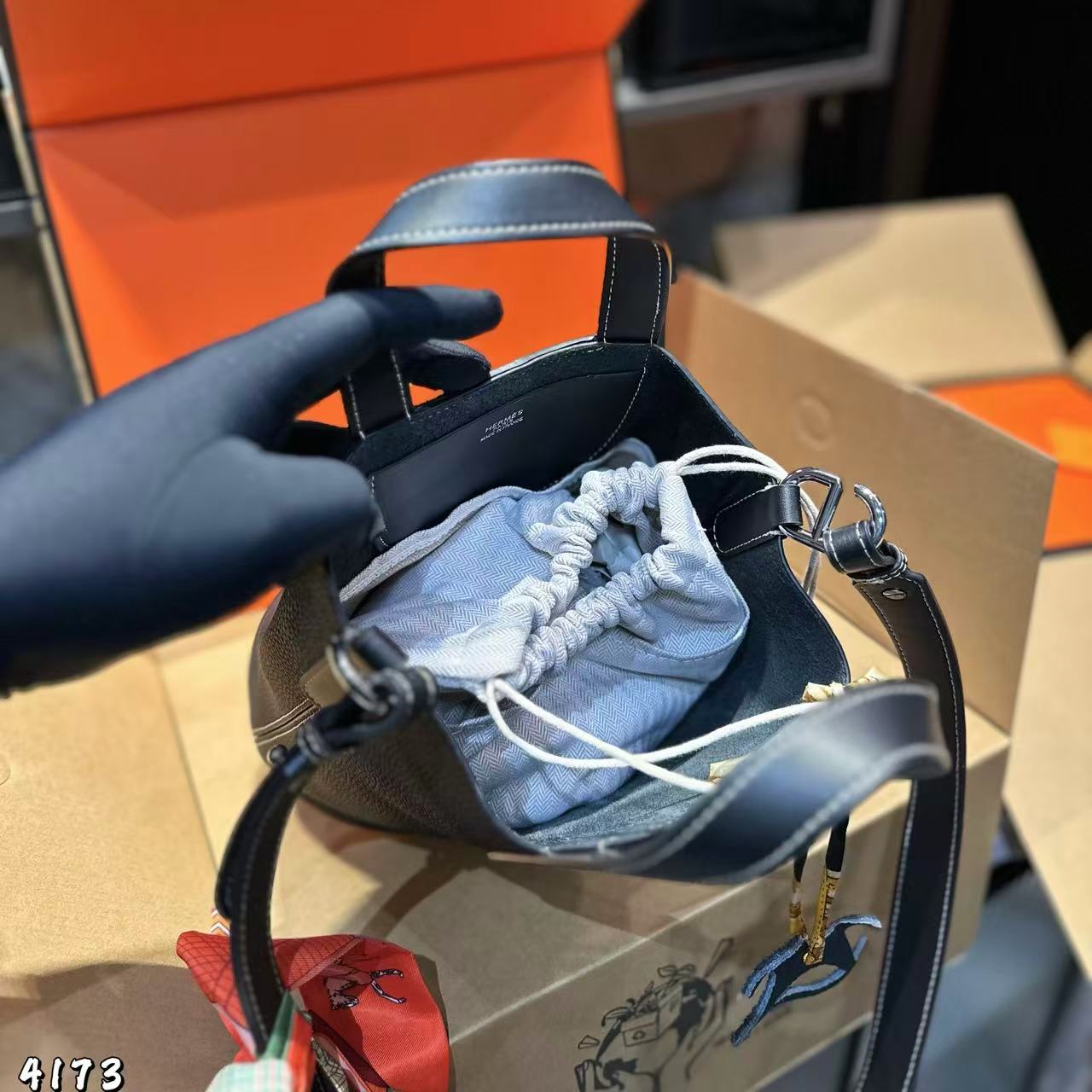 HERME5 ゴールドバックル ピッグノーズ ハンドバッグ【50％割引+送料無料】