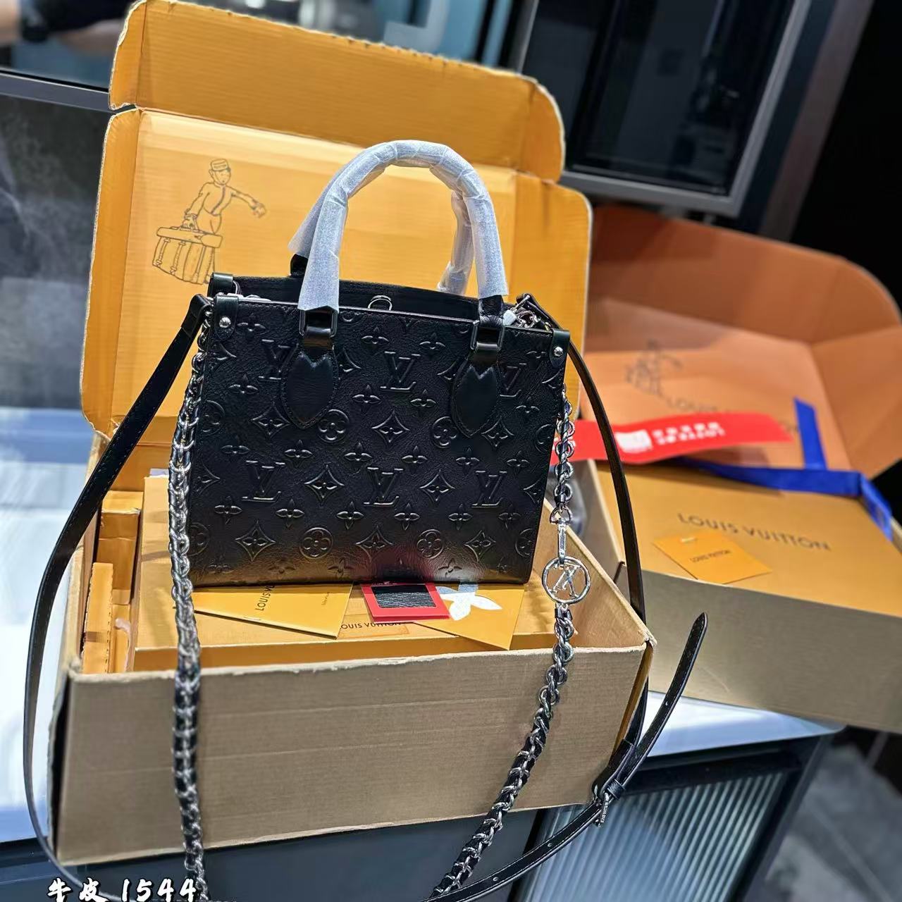 LVチェーンプリントハンドバッグ【50％割引+送料無料】