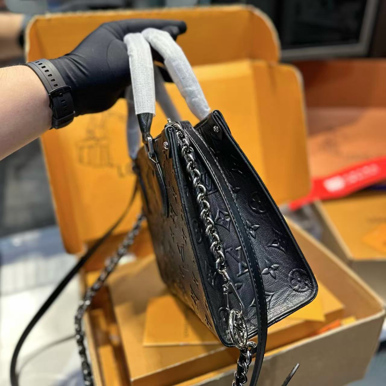 LVチェーンプリントハンドバッグ【50％割引+送料無料】